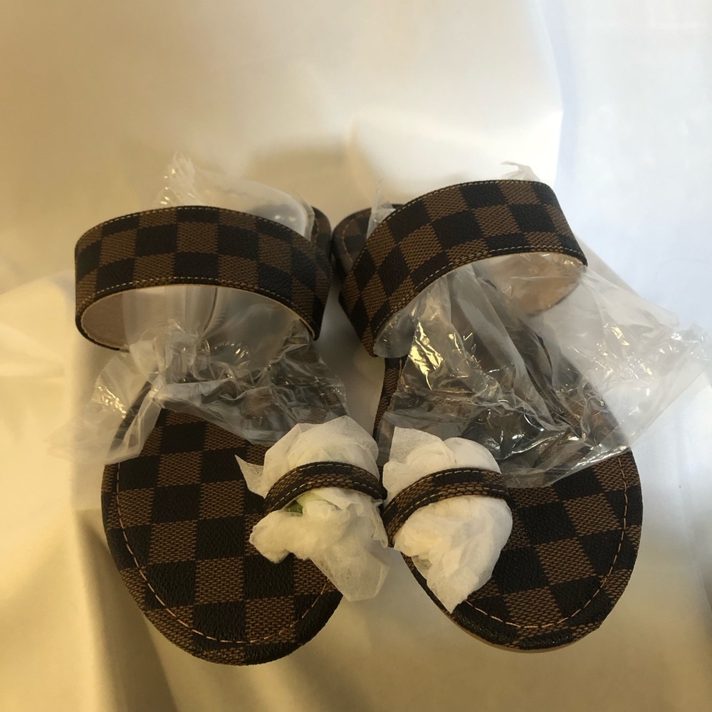 Stylish unisex Checkered Sandals